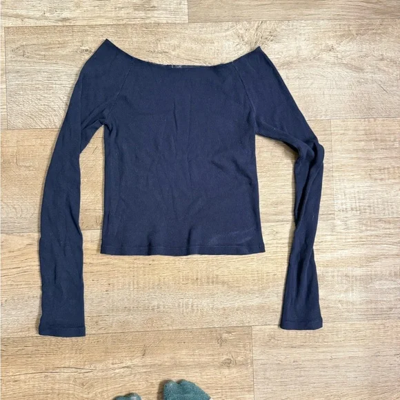 Brandy Melville Navy Long Sleeve Top - Picture 3 of 3